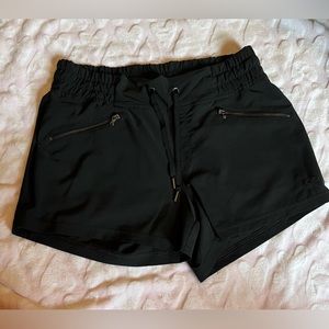 Athletic shorts (M)
